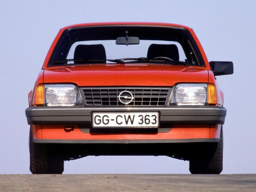  Opel Ascona 1984 года  (фото 2 из 11)